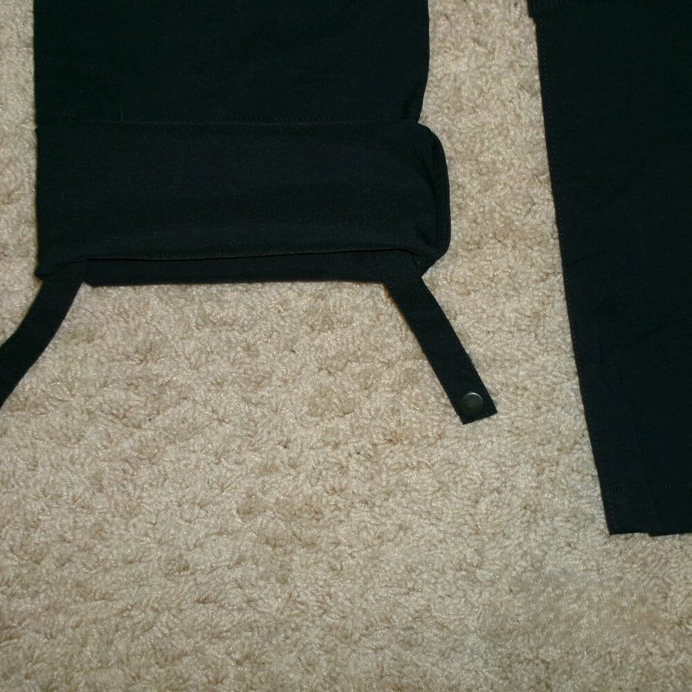 Women's Mid-Rise Bootcut black Cargo Pants - size 2 - Picture 8 of 8